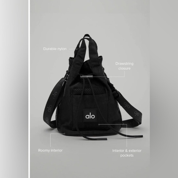 Alo Yoga Crossbody Bucket Bag in Black BNWT IN BAG-UNISEX - Picture 2 of 4